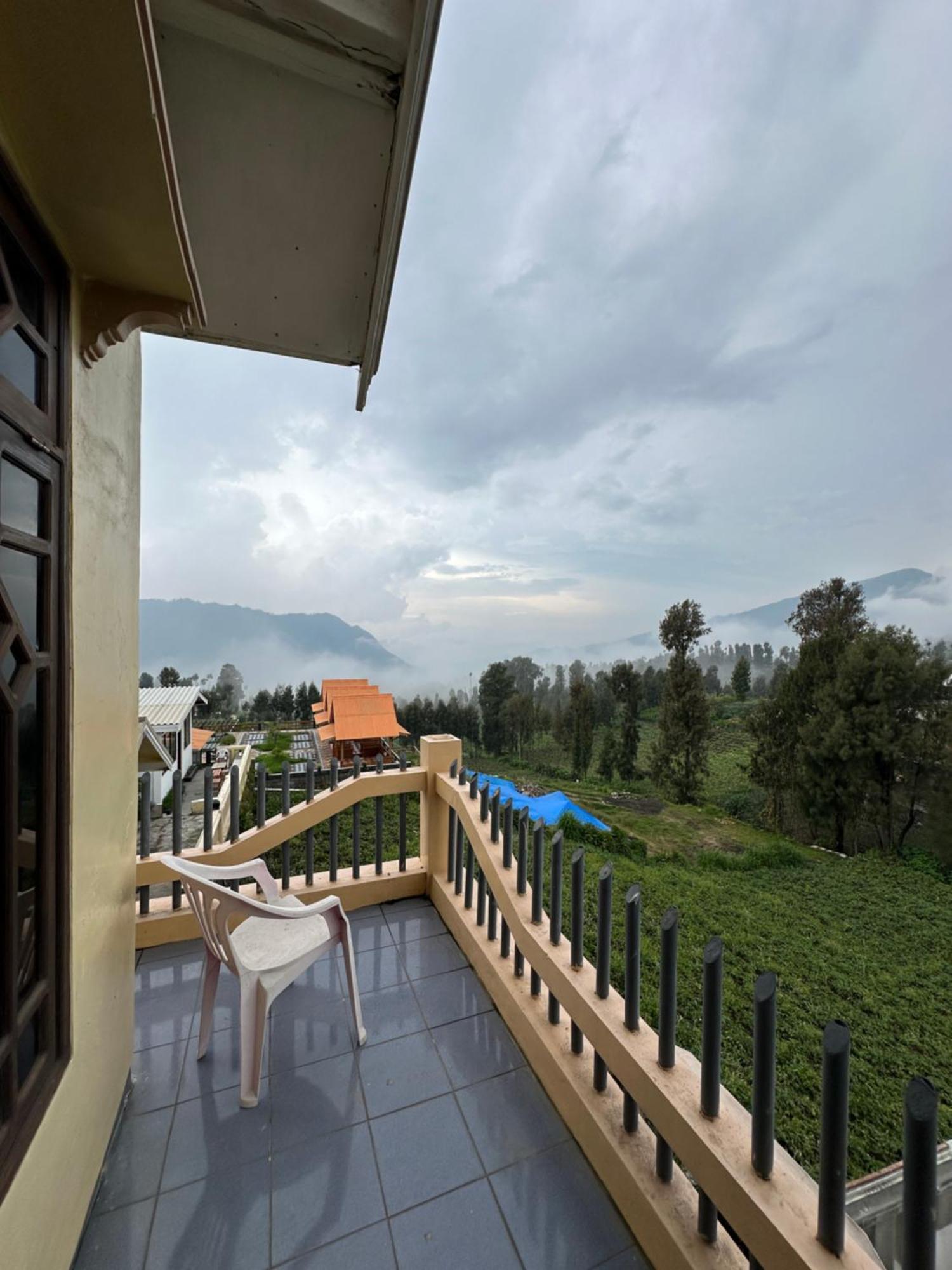 Good Karma Bromo Guesthouse Exterior foto